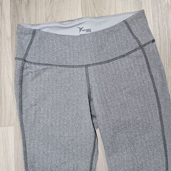 Old Navy Active Womens Gray Chevron Full Length Leggings Small - Picture 3 of 9